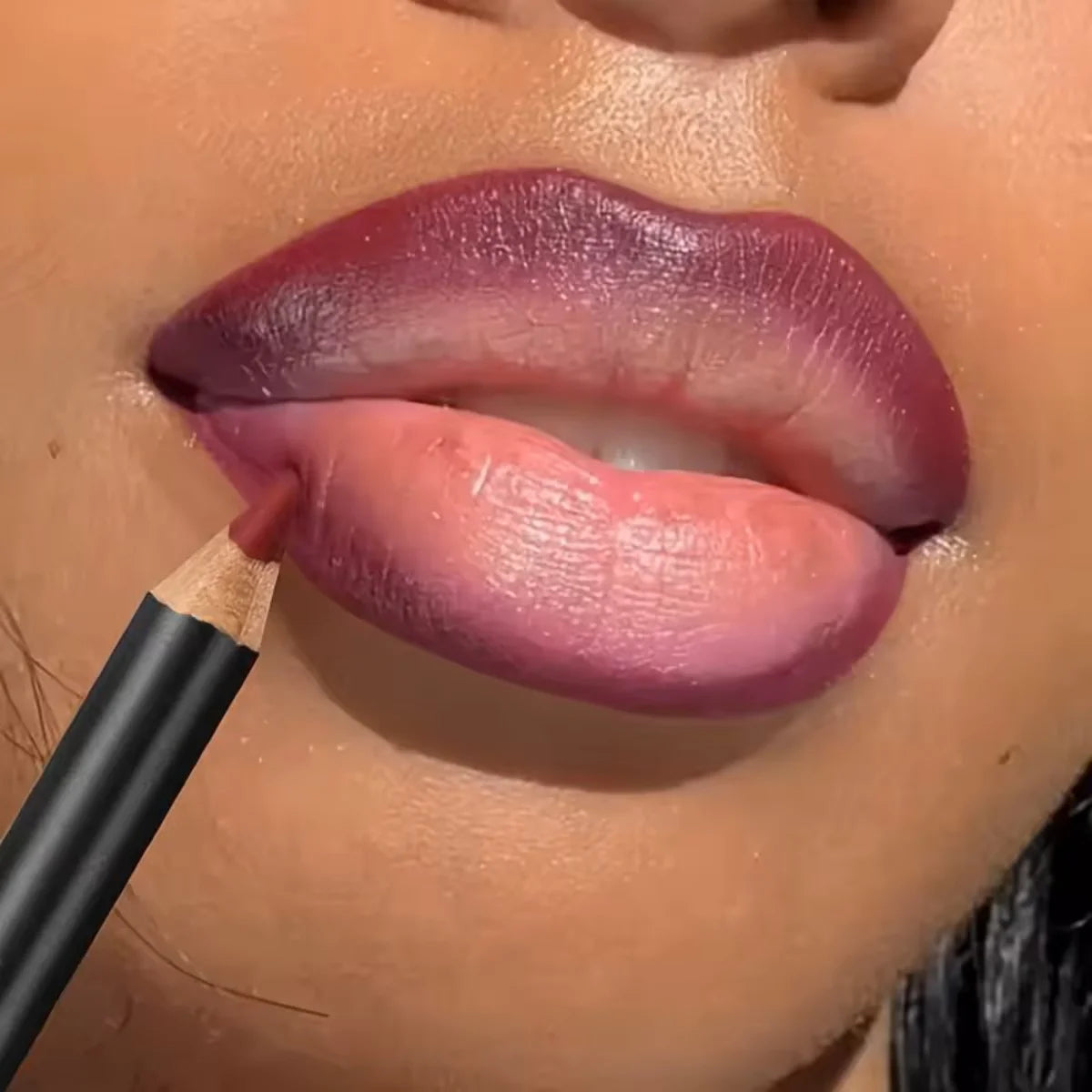 Waterproof Matte Lipliner Pencil – Long-Lasting Lip Contour & Tint
