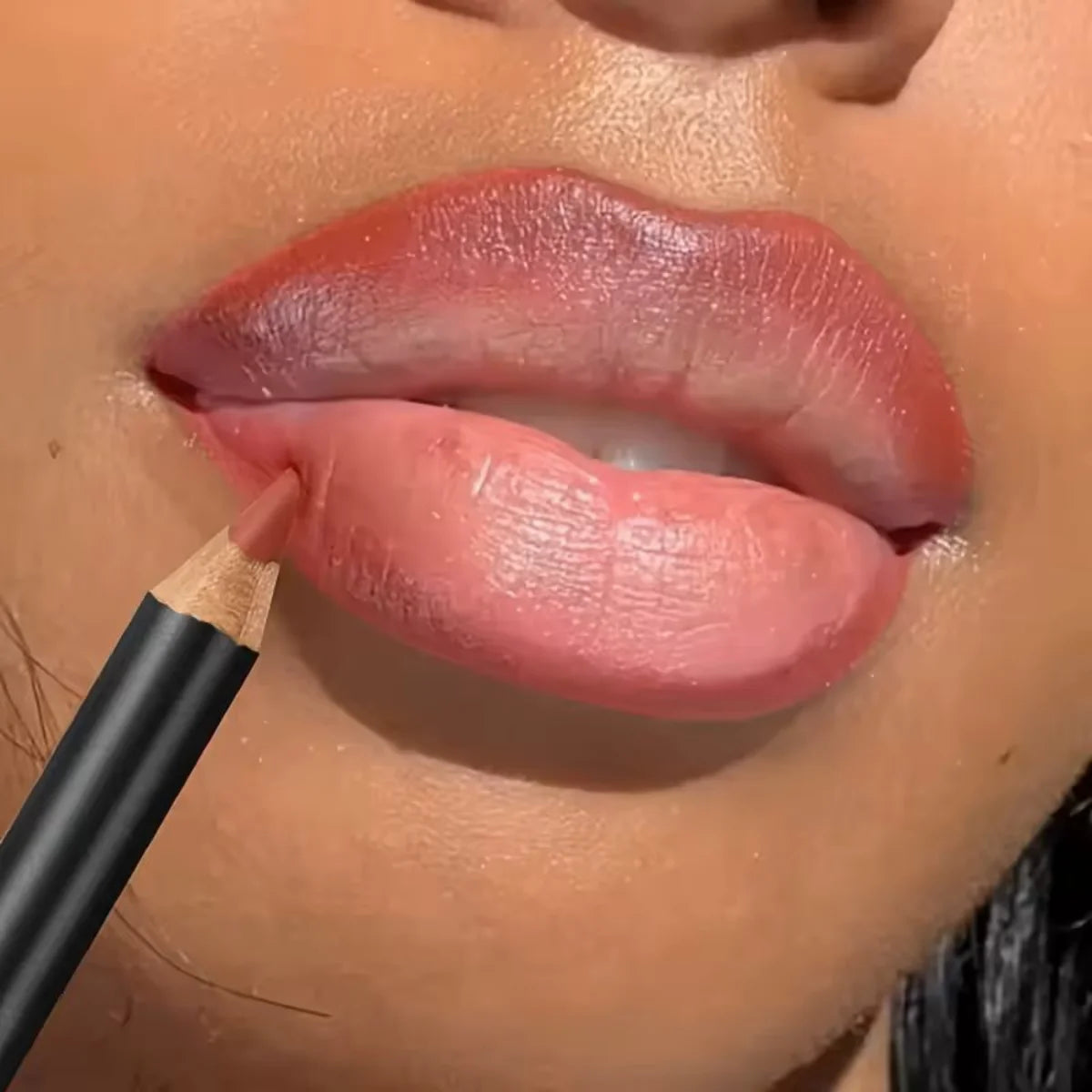 Waterproof Matte Lipliner Pencil – Long-Lasting Lip Contour & Tint
