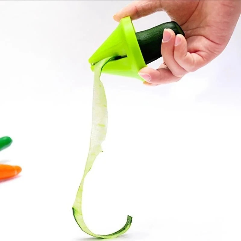 Manual Vegetable Grater & Spiral Peeler – Kitchen Rotating Shredder for Potatoes, Carrots & Radishes